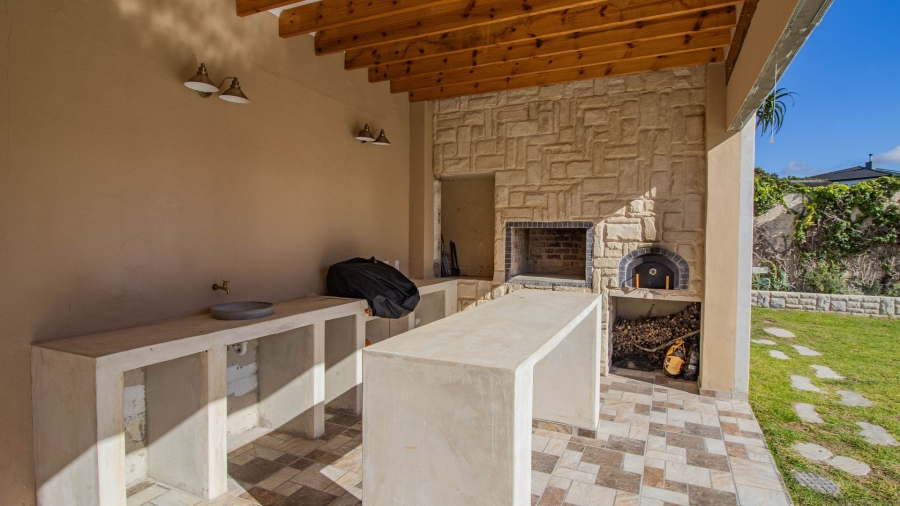 3 Bedroom Property for Sale in Westcliff Western Cape
